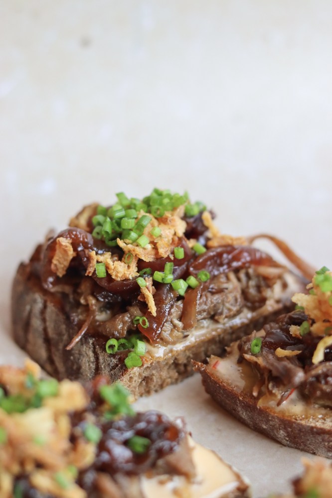 Chleba s hovězím trhaným masem OLLIES